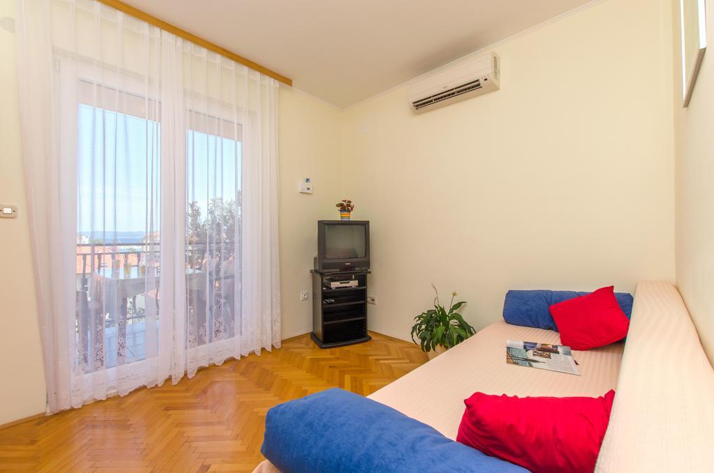 Apartments Zecic Омиш Экстерьер фото